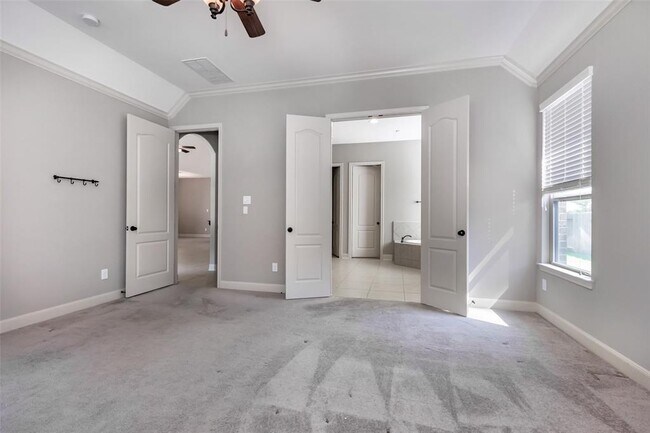 Building Photo - 22419 Banewood Dr