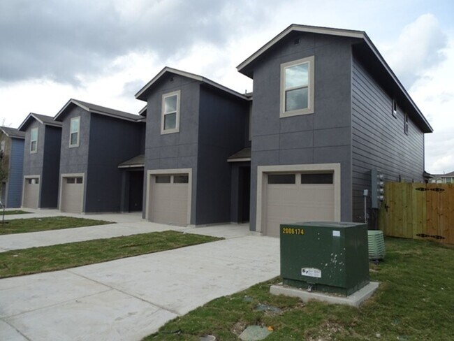 Building Photo - 6411 Luglio Ln