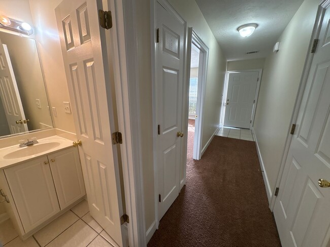 Building Photo - 303 Caldwell Cir