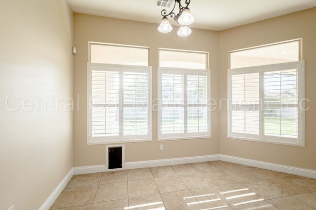 Building Photo - 4 Bedroom/3 Bath Home with Paid Solar - $3395 Per Month!