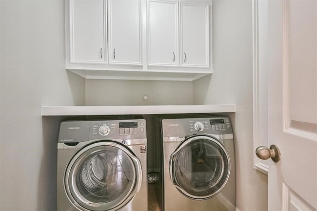 Building Photo - 13707 Elm Shores Dr