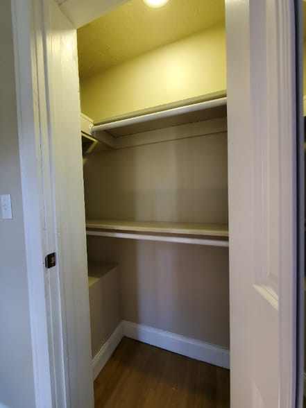 Building Photo - 90 E 8th Ave