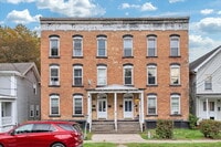 Building Photo - "Charming 2-Bedroom Retreat on Saratoga Avenue - Spacious 1100 Sq Ft Gem in Waterford!"