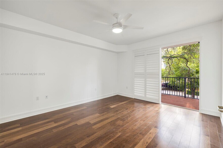 Building Photo - 1650 Galiano St