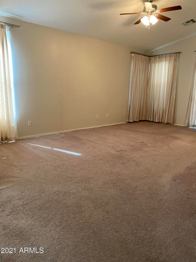 Building Photo - 2350 W Maplewood St