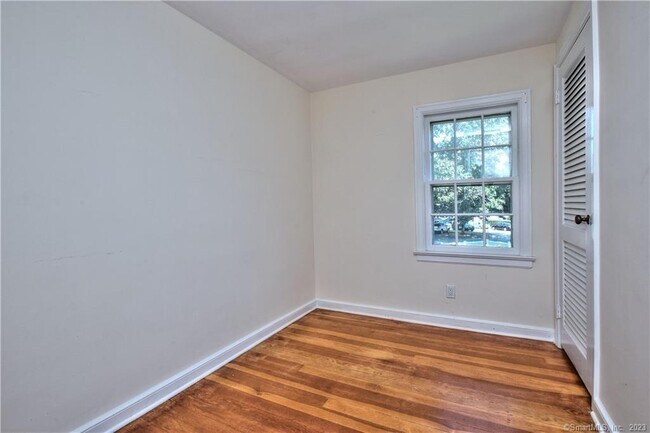 Building Photo - 30 Catherine St