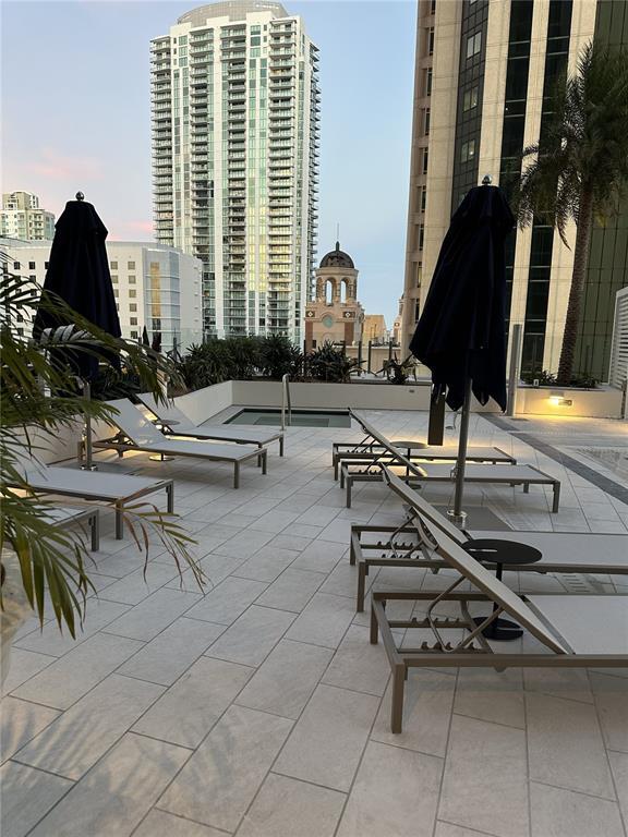 Building Photo - 275 1st Ave S