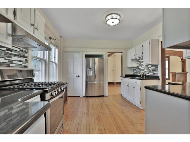 Building Photo - 2122 Temple Ct