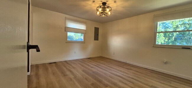 Building Photo - 319 Orchard Dr