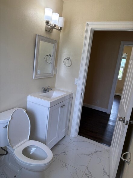 Building Photo - 2205 A E Isaacs Ave