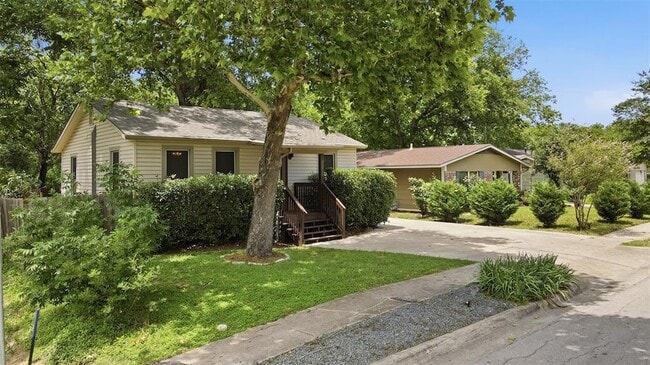 Building Photo - 9504 N Creek Dr