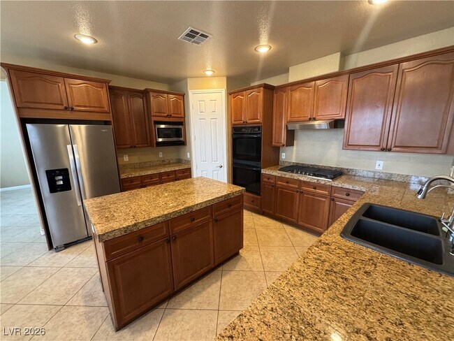 Building Photo - 332 Glistening Cloud Dr