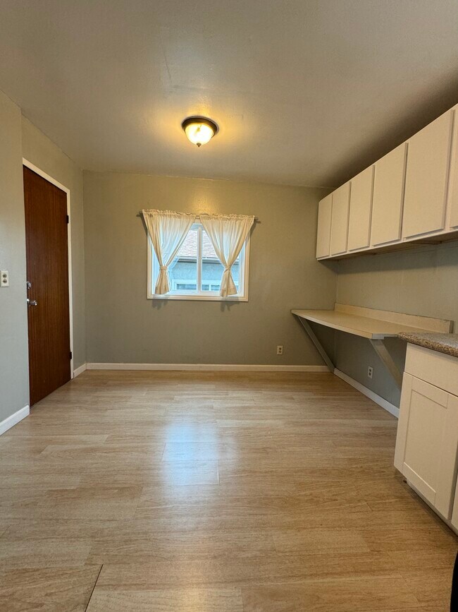 Dining room - 2267 1/2 Ewing St