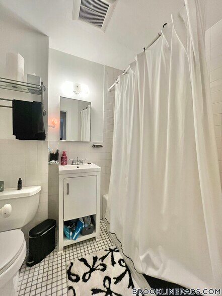 Building Photo - 16 Fuller St