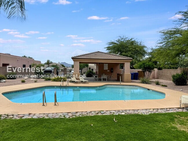 Building Photo - 3-Bedroom Home with Garage / Pet-Friendly ...