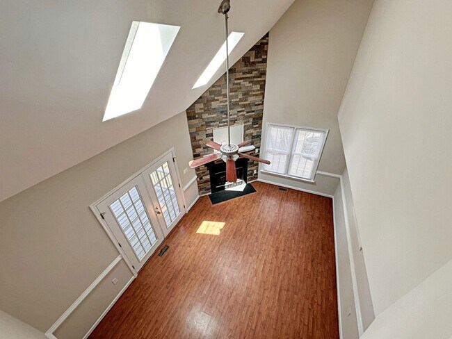 Building Photo - Updated Home in the Heart Of Chesterfield