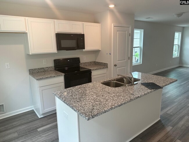 Building Photo - 845 Summerwood Ln