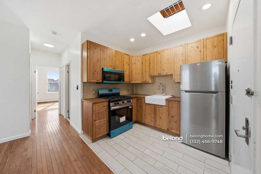 Building Photo - 202 E 93rd St