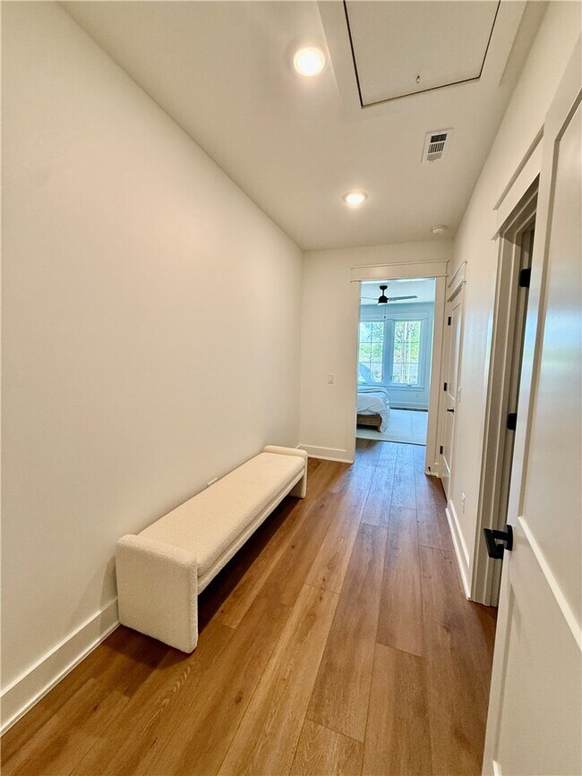 Building Photo - 825 NW 14th St