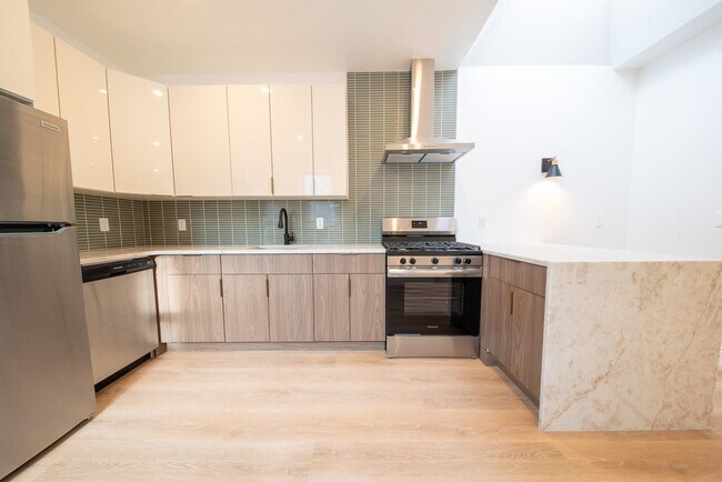 Building Photo - 4525 Brown St