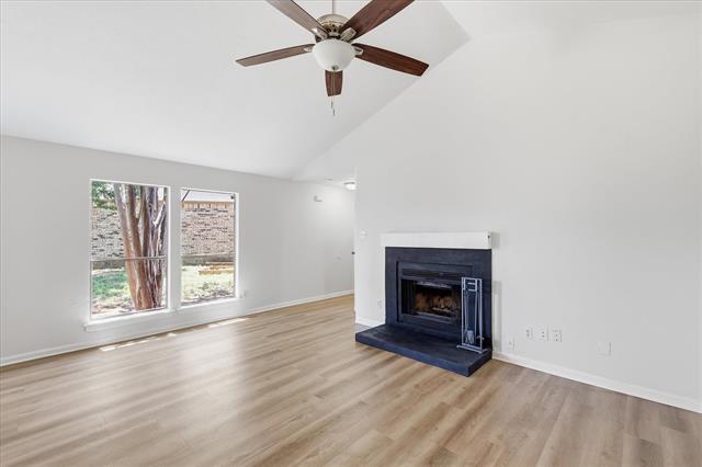 Building Photo - 102 Pinyon Ln