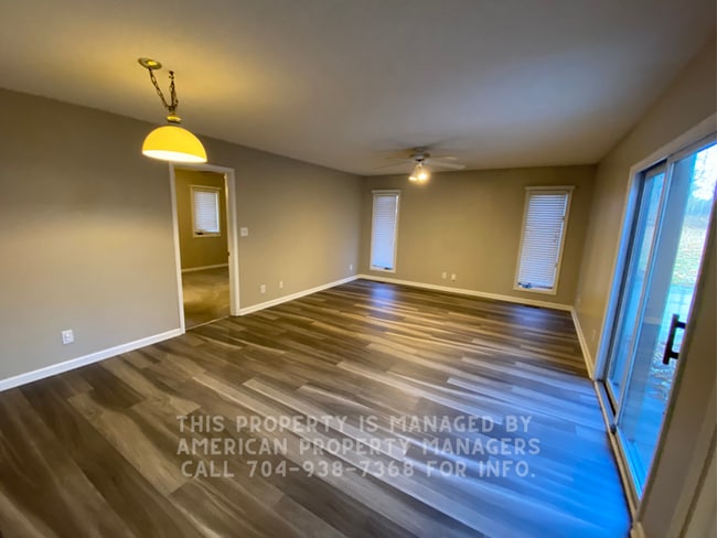 Building Photo - 152 Purple Finch Ln