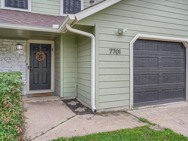 Building Photo - 7701 Copano Dr