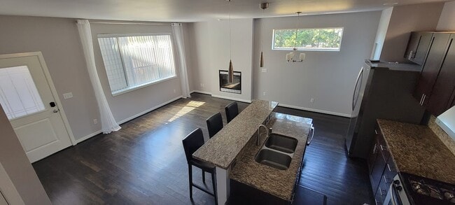 Building Photo - 15808 14th Ave W