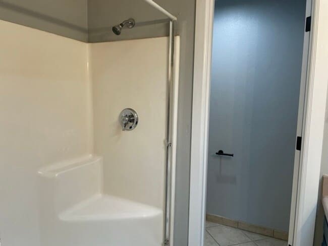 Building Photo - Nice 3 Bedroom 2 Bath home in Central Point
