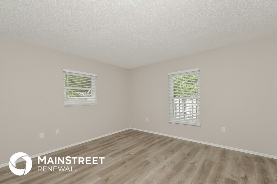 Building Photo - 4715 Almanza Ave