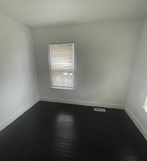 Building Photo - Property available now! (Section 8 ready)