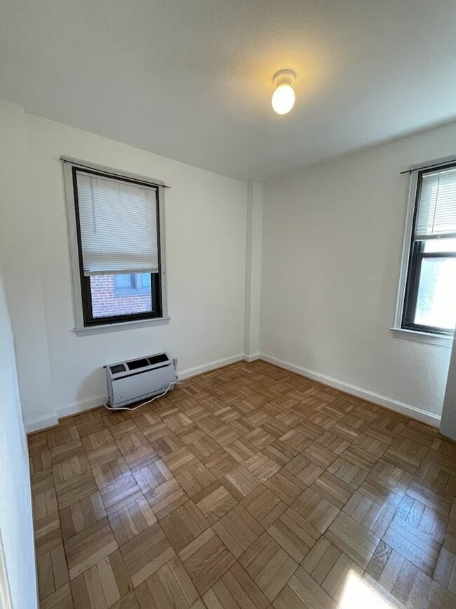 Building Photo - Updated Corner Unit at the Swarthmore in Foggy Bottom