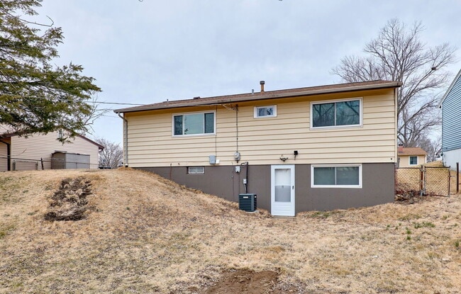 Building Photo - 3049 Orton St