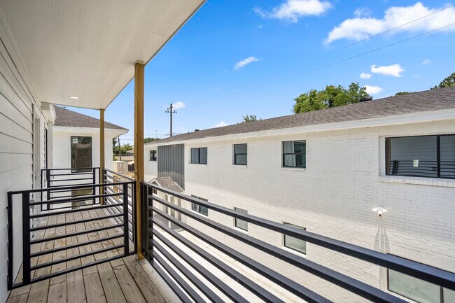 Building Photo - 2407 Cleburne St