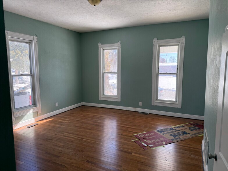 Building Photo - 900 Cherry St