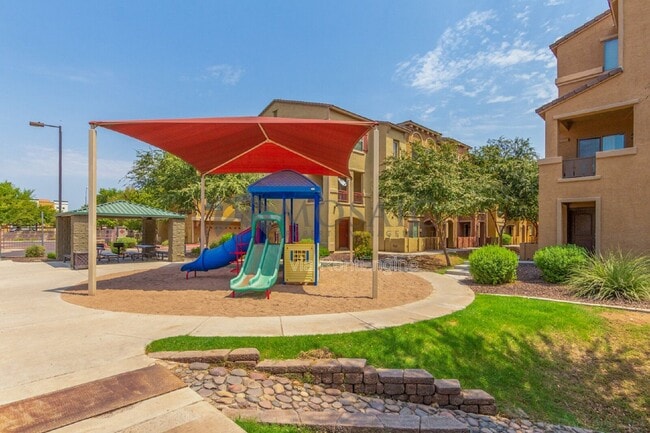 Building Photo - 900 S 94th St