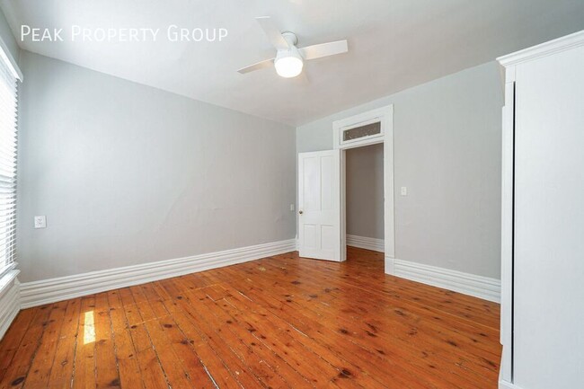 Building Photo - 247 1/2 W. Third Avenue-