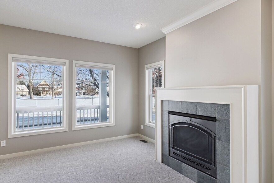 Building Photo - 14246 Garden Way N