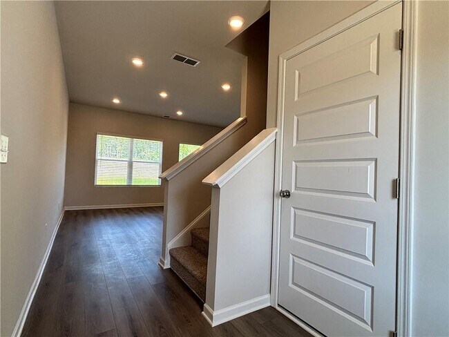 Building Photo - 101 Lavender Cir