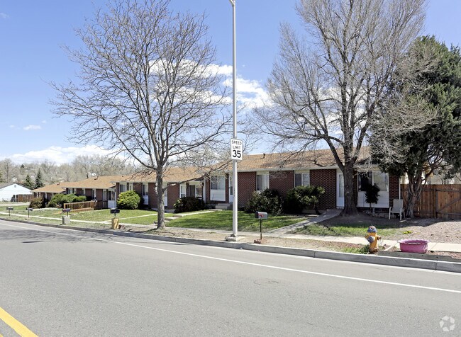 Building Photo - Affordable 2 Bed/1 Bath Condos in Eastboro...