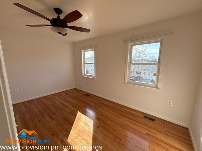 Building Photo - 1618 Bishop Rd