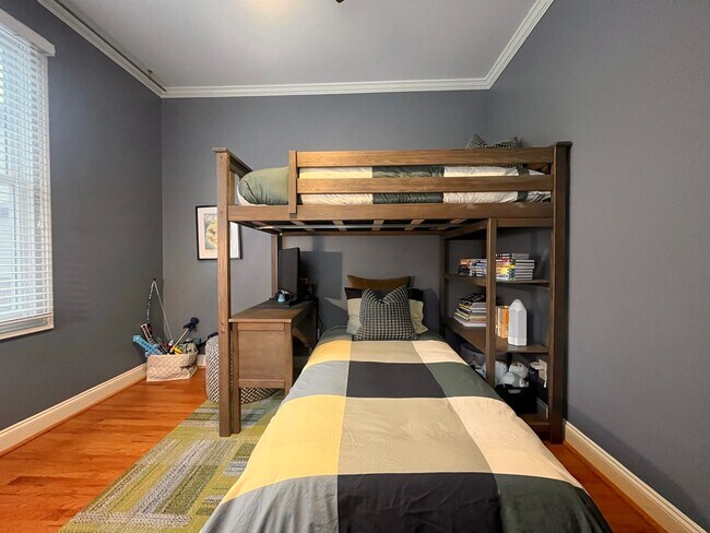 Building Photo - Townhome Available in North Main Community Downtown Greenville!