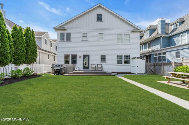 Building Photo - 112 Sylvania Ave