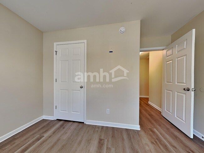 Building Photo - 116 Spring Lakes Dr