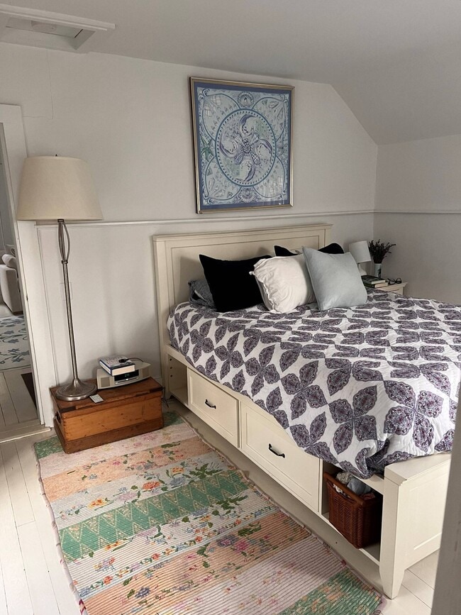 Building Photo - 11 Miller Ln W