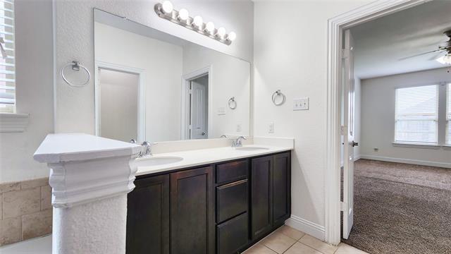 Building Photo - 3808 Hazelhurst Dr