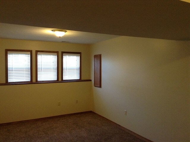 Building Photo - 2479 Camellia Ct