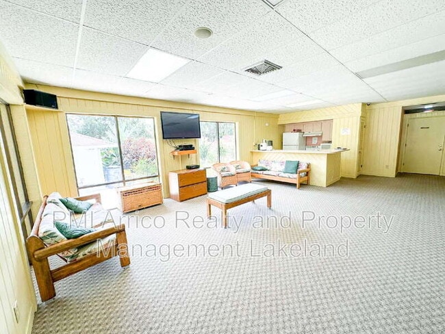 Building Photo - 6576 Sweetbriar Ln