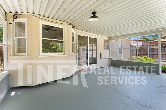 Building Photo - 1067 Perkins Way