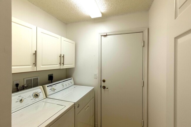 Building Photo - 1011 Arezzo Cir